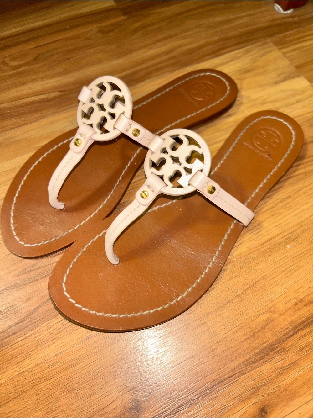 Tory Burch- Baby Pink Leather Logo Thong Sandals